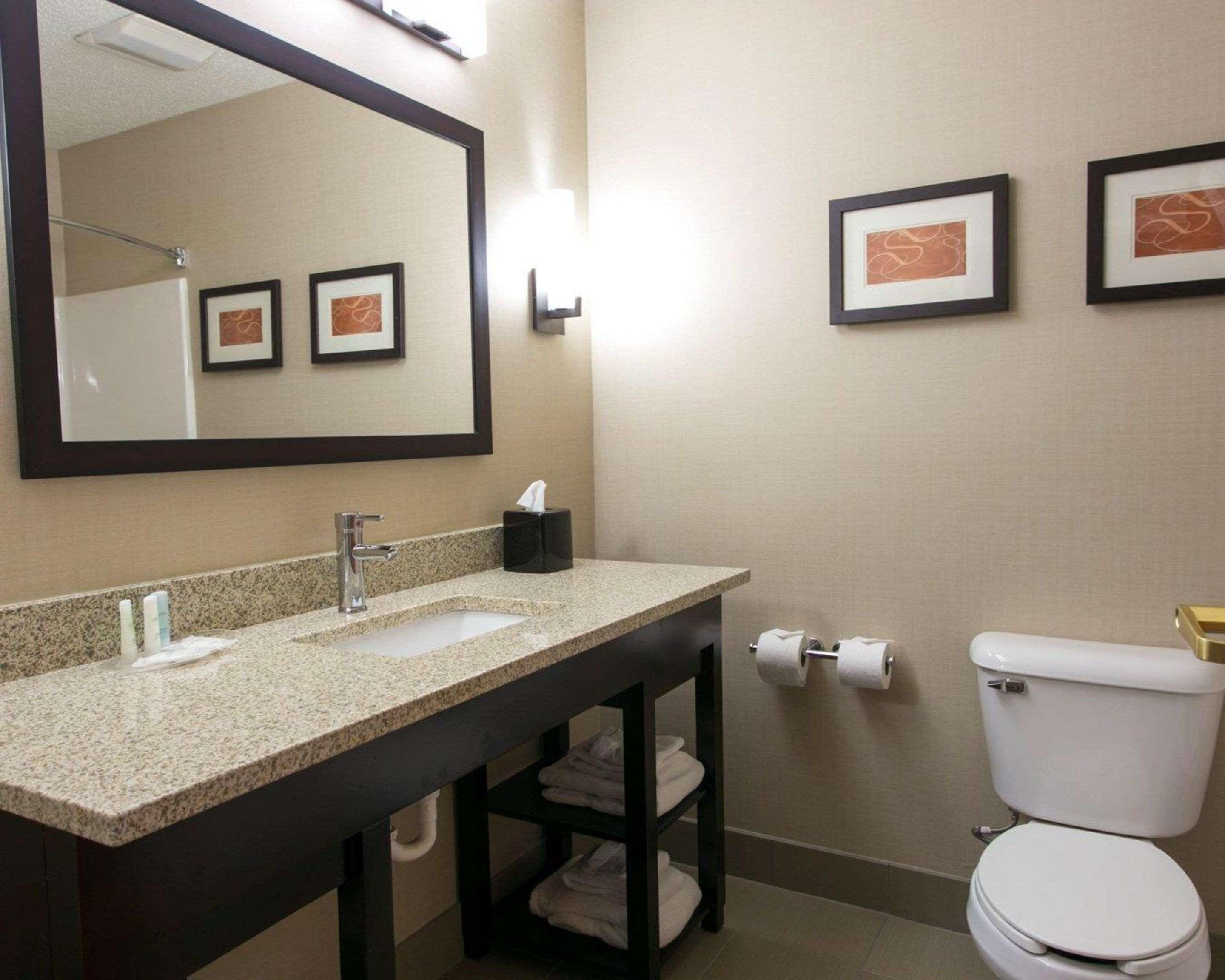 Comfort Suites Benton Harbor - St Joseph Εξωτερικό φωτογραφία