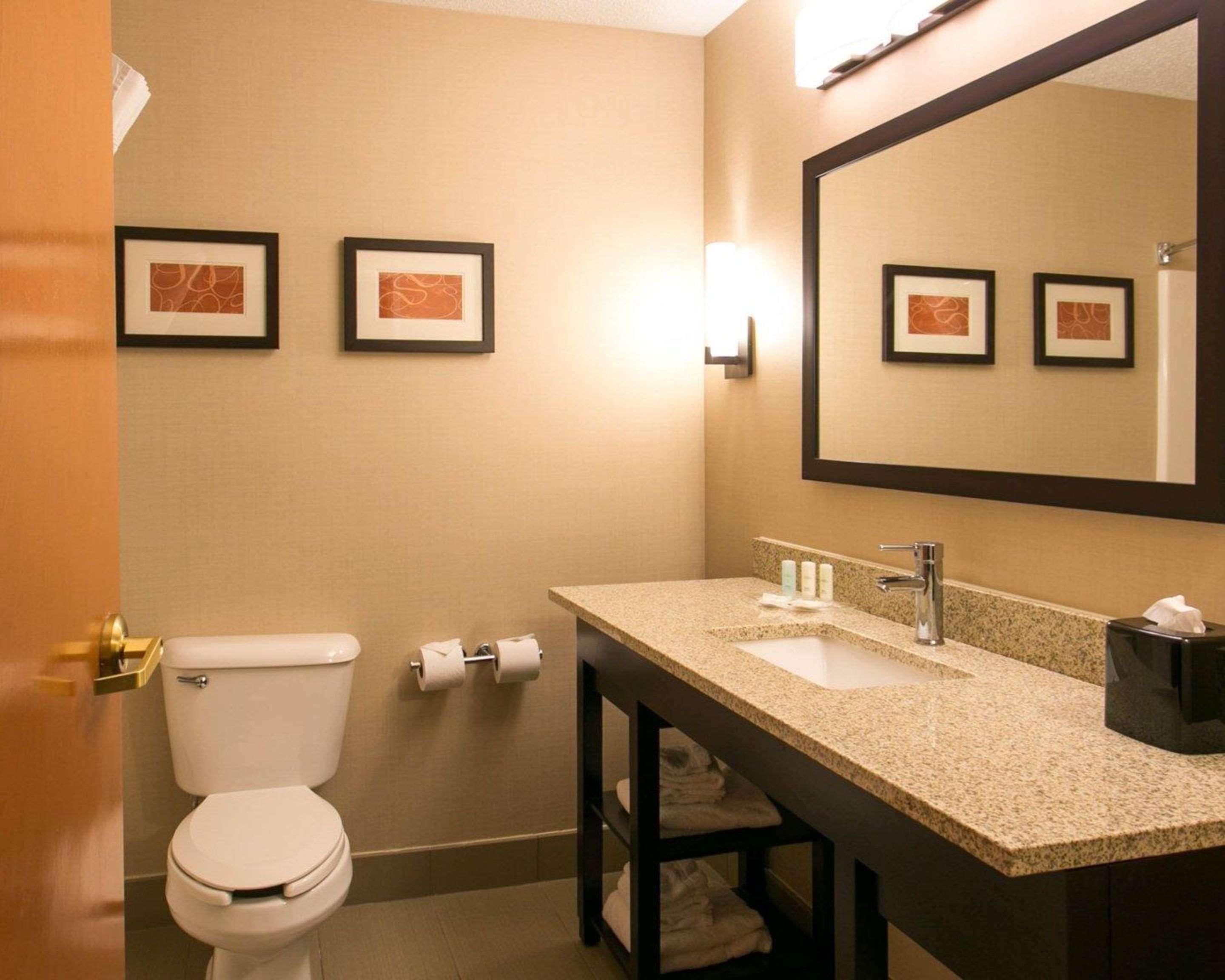 Comfort Suites Benton Harbor - St Joseph Εξωτερικό φωτογραφία